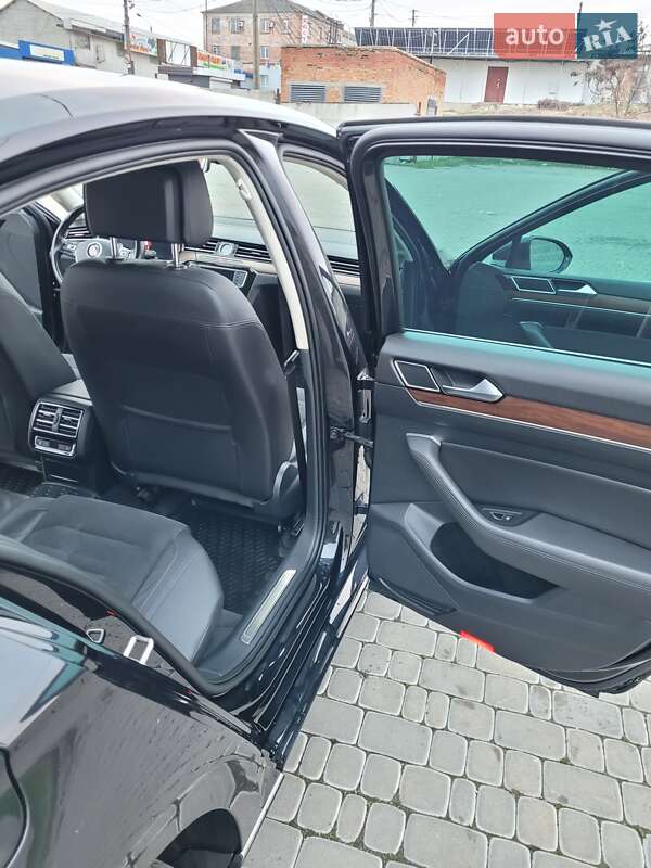 Седан Volkswagen Passat 2017 в Первомайске