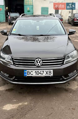 Універсал Volkswagen Passat 2012 в Самборі