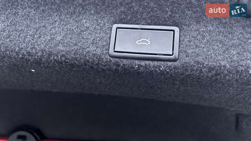 Седан Volkswagen Passat 2019 в Львове