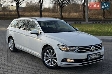 Універсал Volkswagen Passat 2016 в Рівному