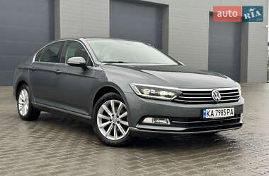 Седан Volkswagen Passat 2017 в Киеве