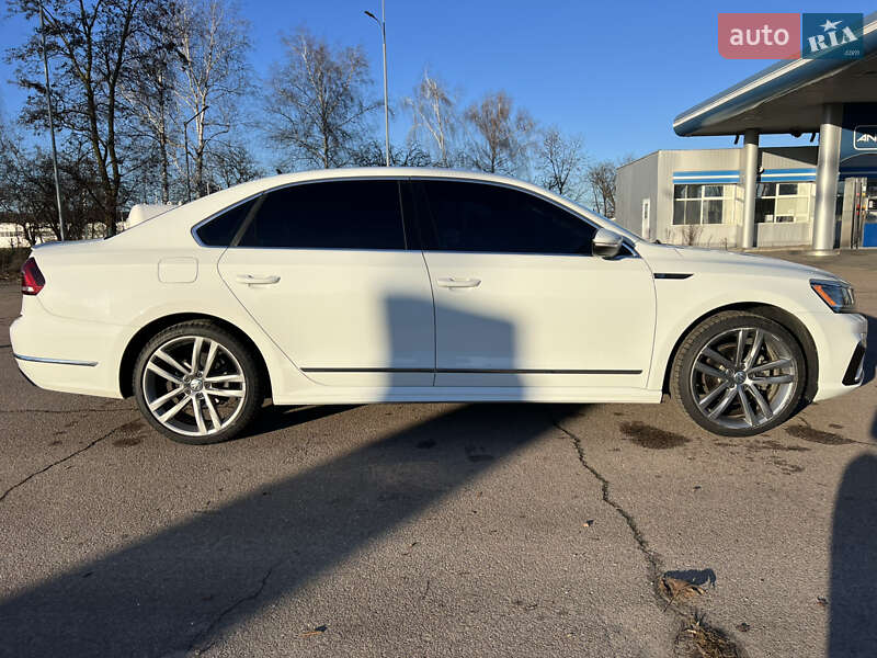 Седан Volkswagen Passat 2016 в Конотопе