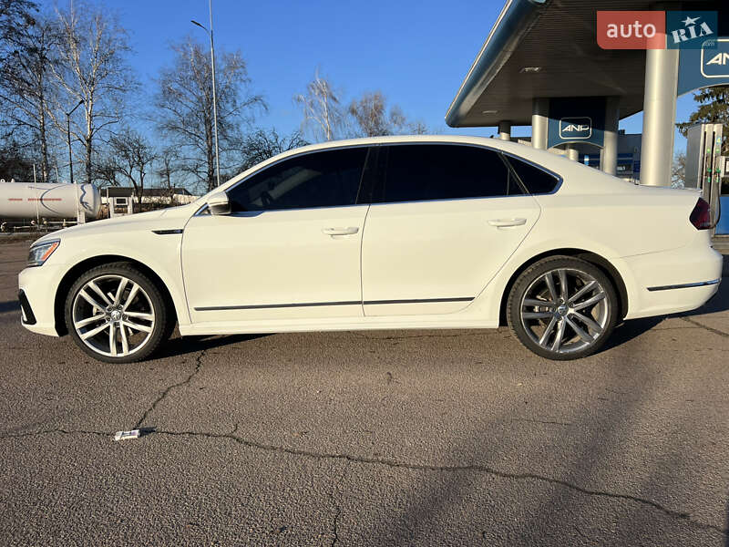 Седан Volkswagen Passat 2016 в Конотопе
