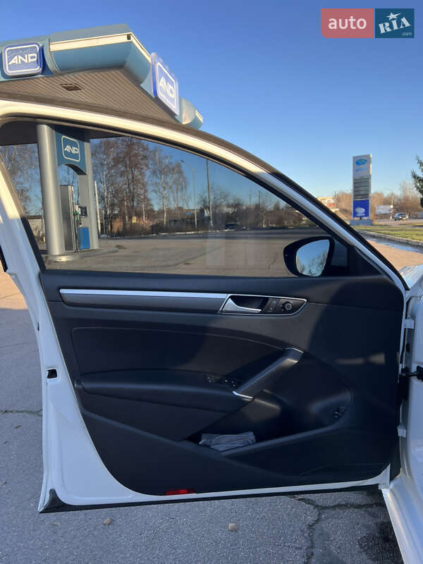 Седан Volkswagen Passat 2016 в Конотопе