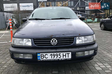 Седан Volkswagen Passat 1995 в Львове