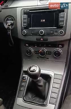 Седан Volkswagen Passat 2012 в Чорткове