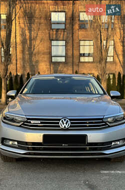 Универсал Volkswagen Passat 2018 в Киеве