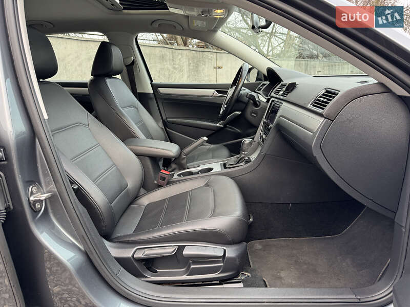 Седан Volkswagen Passat 2018 в Києві