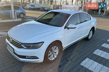 Седан Volkswagen Passat 2016 в Виннице