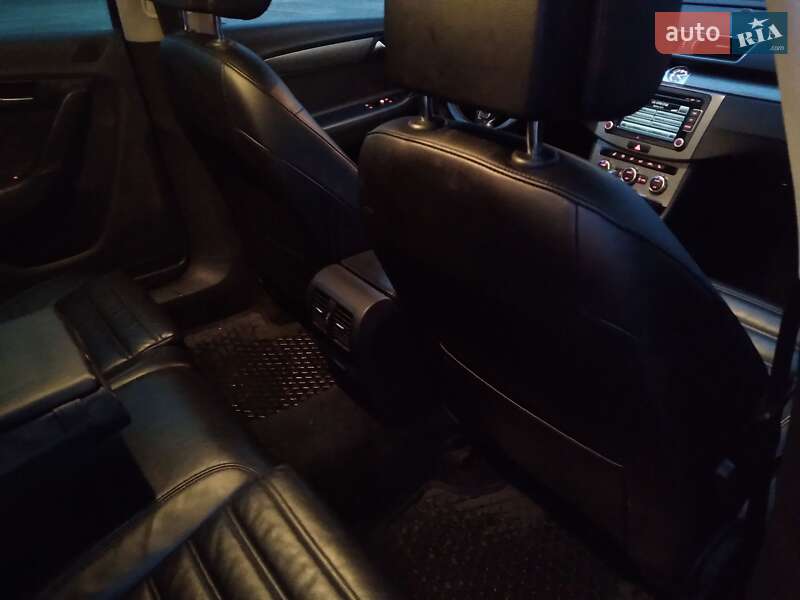 Универсал Volkswagen Passat 2014 в Киеве