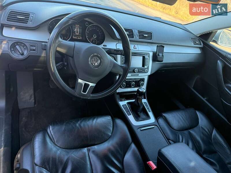 Універсал Volkswagen Passat 2010 в Вінниці