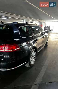 Універсал Volkswagen Passat 2012 в Львові