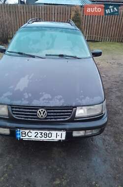 Універсал Volkswagen Passat 1995 в Стрию