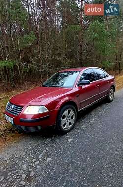 Седан Volkswagen Passat 2002 в Городні