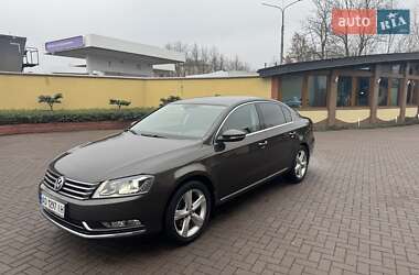 Седан Volkswagen Passat 2013 в Виноградове