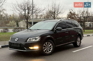 Универсал Volkswagen Passat 2014 в Киеве