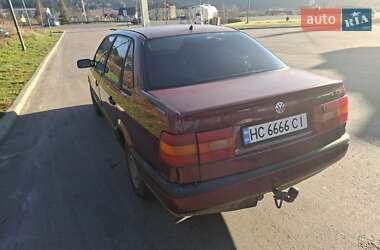 Седан Volkswagen Passat 1994 в Стрию