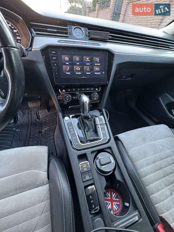 Універсал Volkswagen Passat 2019 в Чернівцях