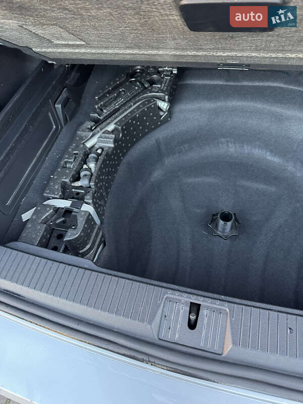 Універсал Volkswagen Passat 2019 в Чернівцях