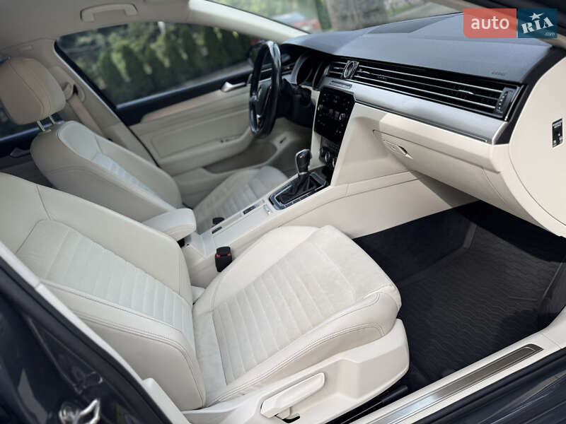 Седан Volkswagen Passat 2017 в Трускавці фото 123 Седан Volkswagen Passat 2017 в Трускавці