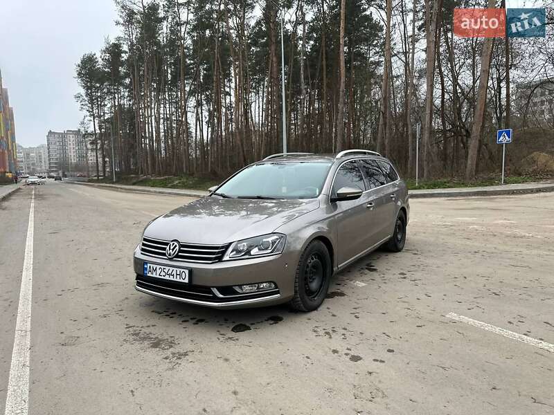 Универсал Volkswagen Passat 2011 в Житомире