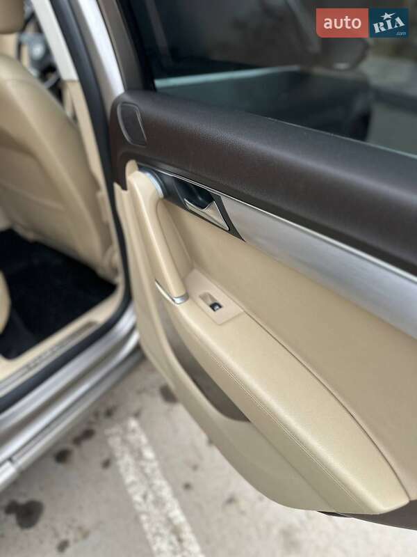 Универсал Volkswagen Passat 2011 в Житомире