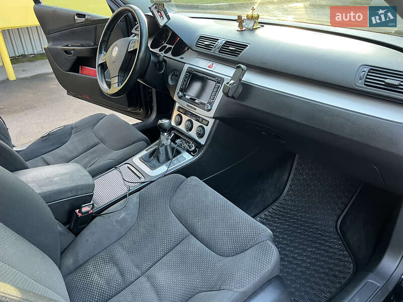 Універсал Volkswagen Passat 2008 в Рівному