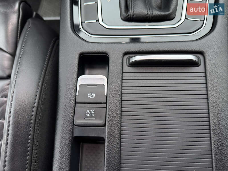 Універсал Volkswagen Passat 2016 в Хмельницькому