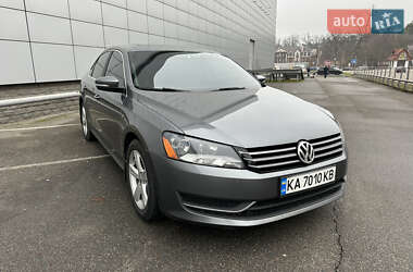 Седан Volkswagen Passat 2013 в Києві