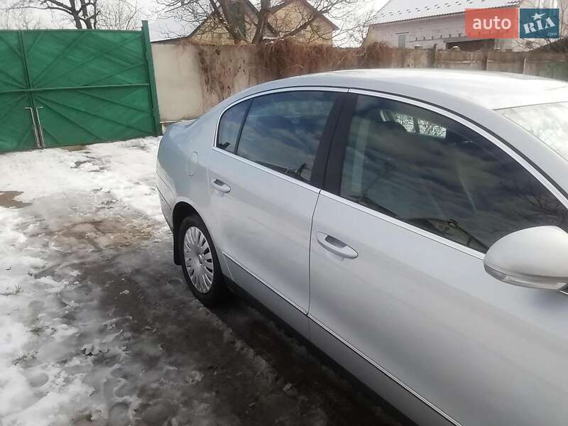 Седан Volkswagen Passat 2006 в Києві