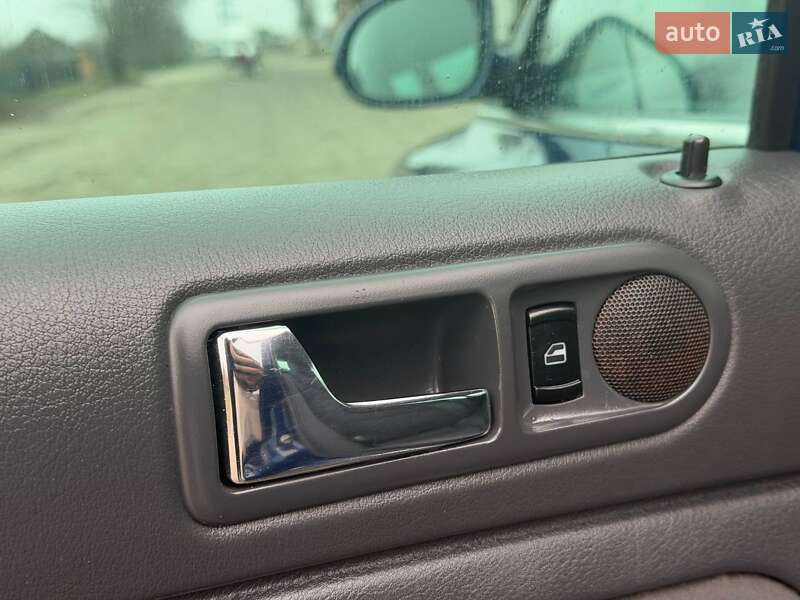 Універсал Volkswagen Passat 2004 в Охтирці