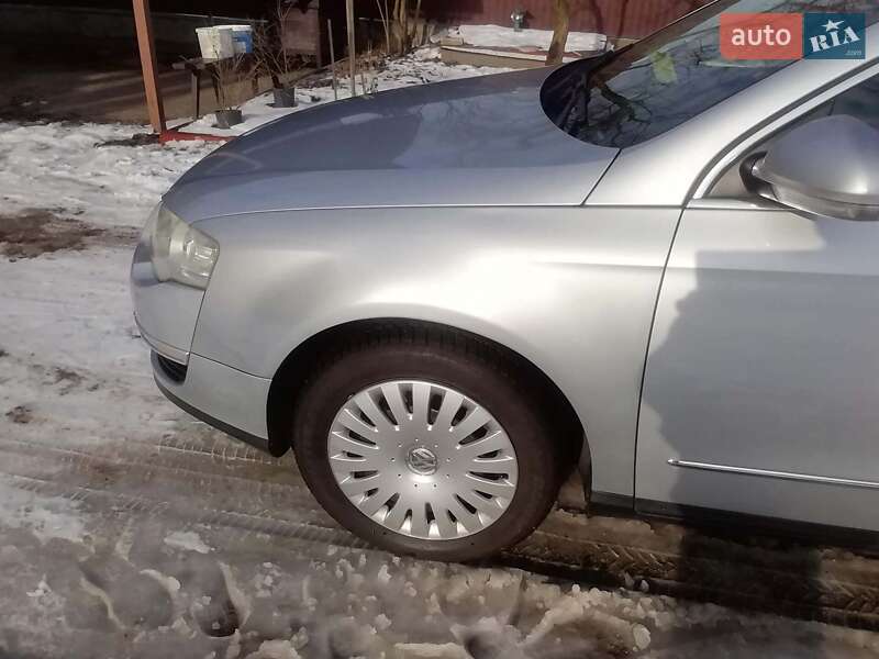 Седан Volkswagen Passat 2006 в Києві