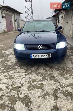 Седан Volkswagen Passat 1999 в Запорожье