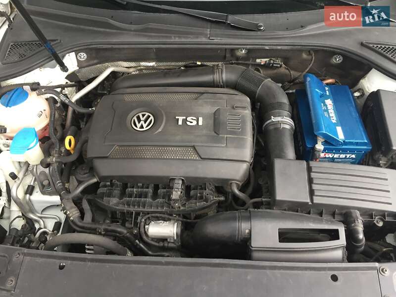 Седан Volkswagen Passat 2016 в Киеве