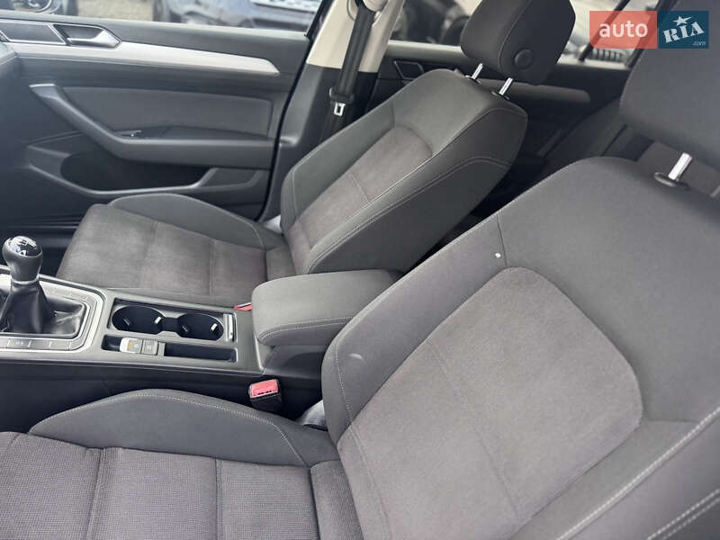 Універсал Volkswagen Passat 2017 в Івано-Франківську