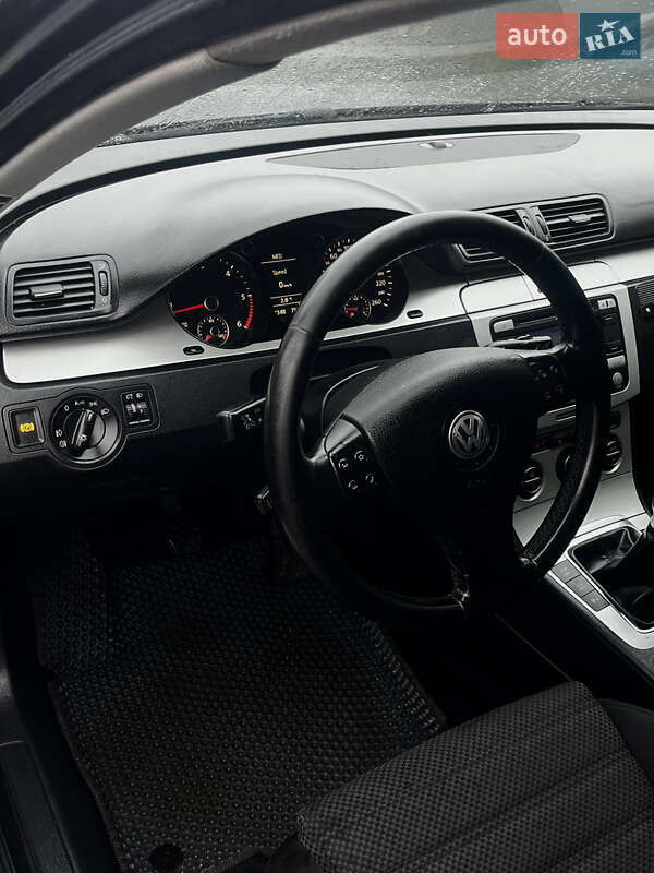 Універсал Volkswagen Passat 2009 в Києві