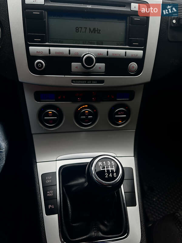 Універсал Volkswagen Passat 2009 в Києві