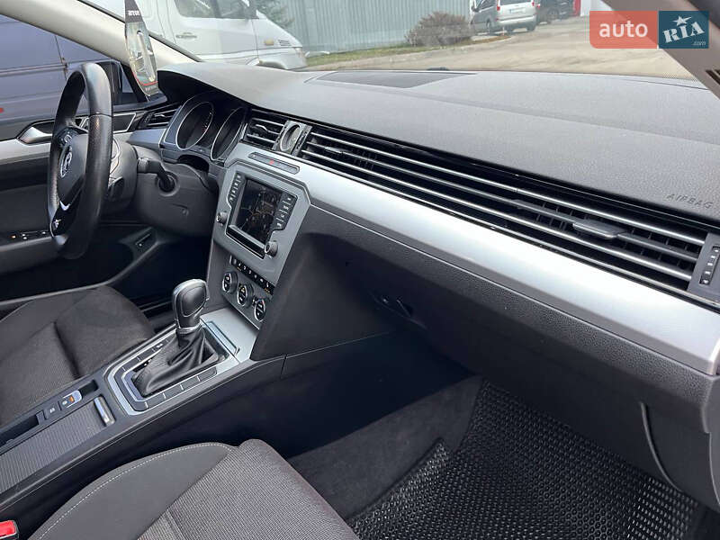Універсал Volkswagen Passat 2015 в Вінниці фото 37 Універсал Volkswagen Passat 2015 в Вінниці