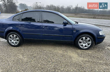 Седан Volkswagen Passat 1997 в Черновцах