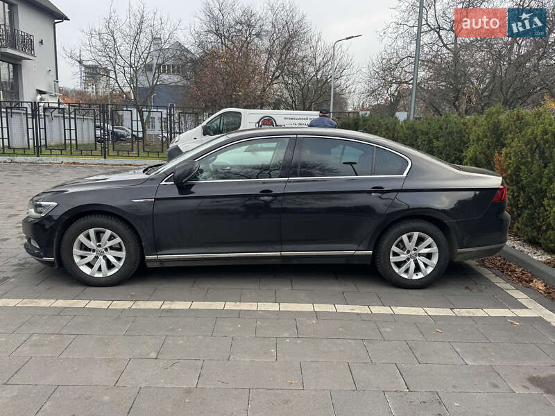Седан Volkswagen Passat 2017 в Ужгороде