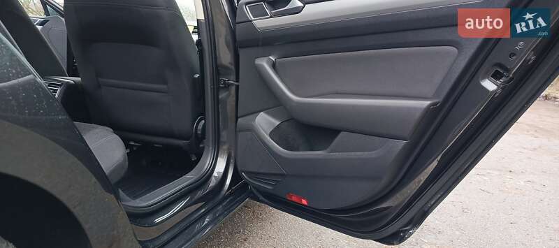 Универсал Volkswagen Passat 2017 в Чернигове