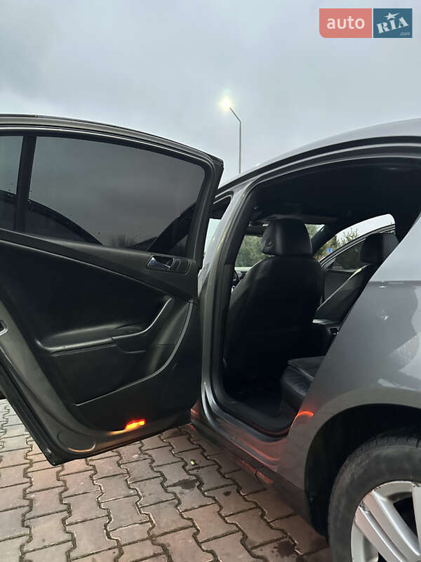 Седан Volkswagen Passat 2006 в Любомлі