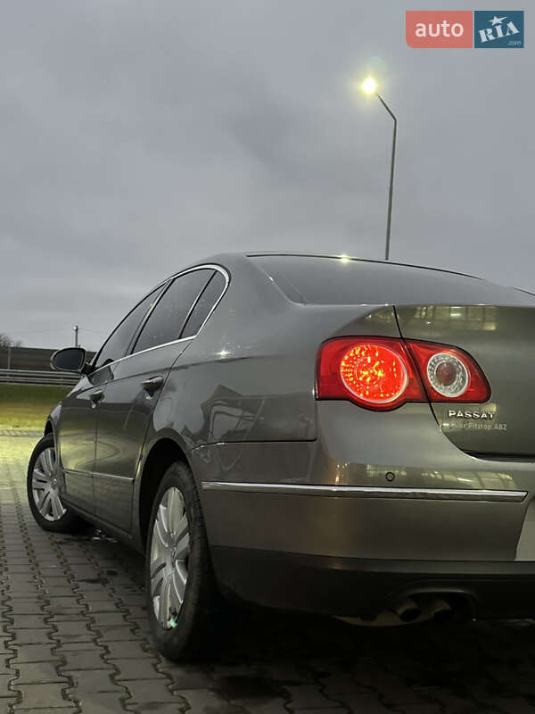 Седан Volkswagen Passat 2006 в Любомлі