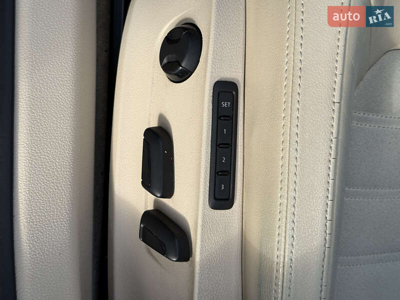 Седан Volkswagen Passat 2014 в Львові