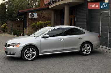 Седан Volkswagen Passat 2013 в Дубно
