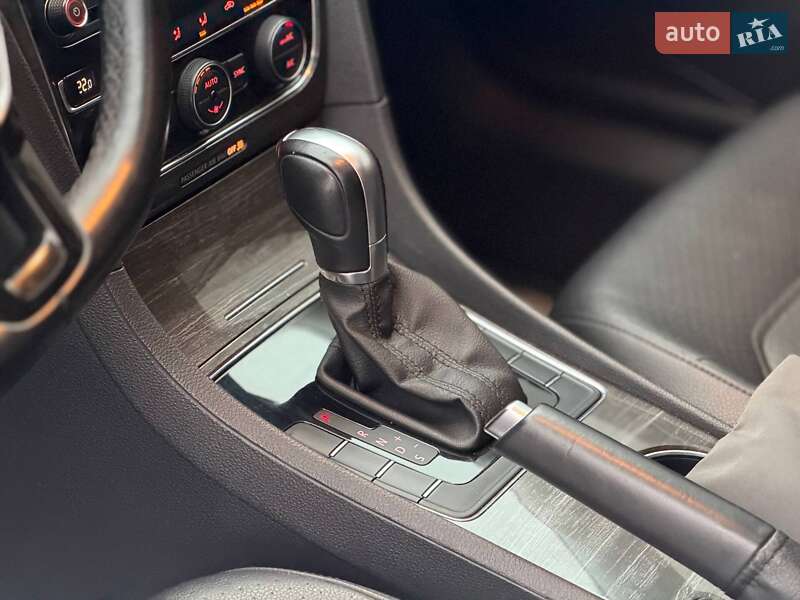 Седан Volkswagen Passat 2016 в Кривому Розі