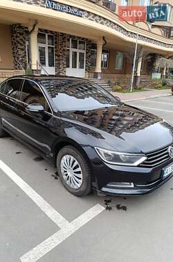 Седан Volkswagen Passat 2015 в Києві