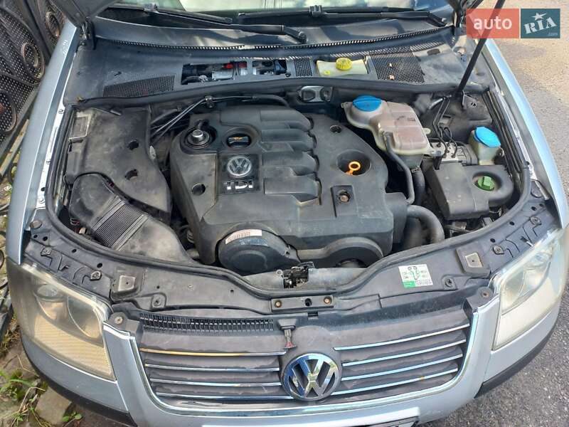 Седан Volkswagen Passat 2004 в Калуше