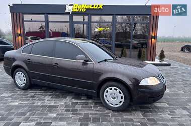 Седан Volkswagen Passat 2004 в Коломые