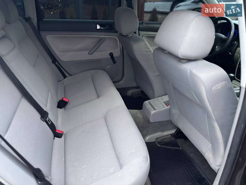Седан Volkswagen Passat 2004 в Коломиї